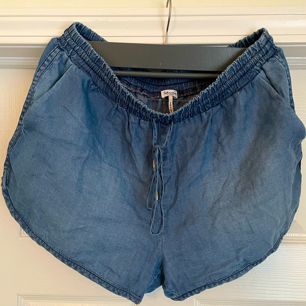 Splendid drawstring chambray dolphin shorts